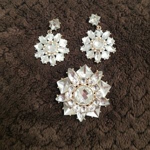 Brooch with earrings